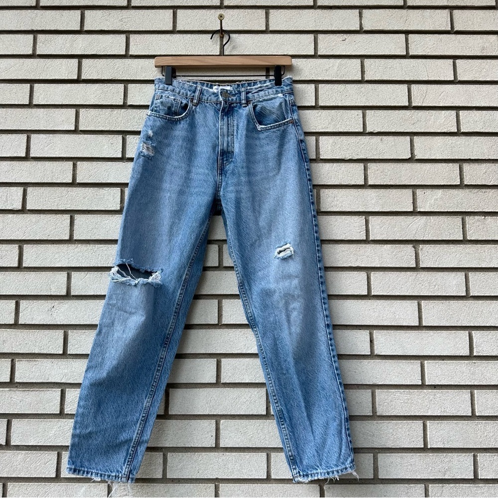 Zara High Rise Tapered Straight Distressed Jeans Sz 6 Ripped Knee Raw Hem Cotton